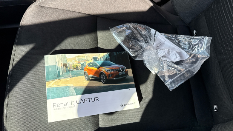 Renault Captur 1.3 TCE 130 Iconic 5dr Petrol Hatchback